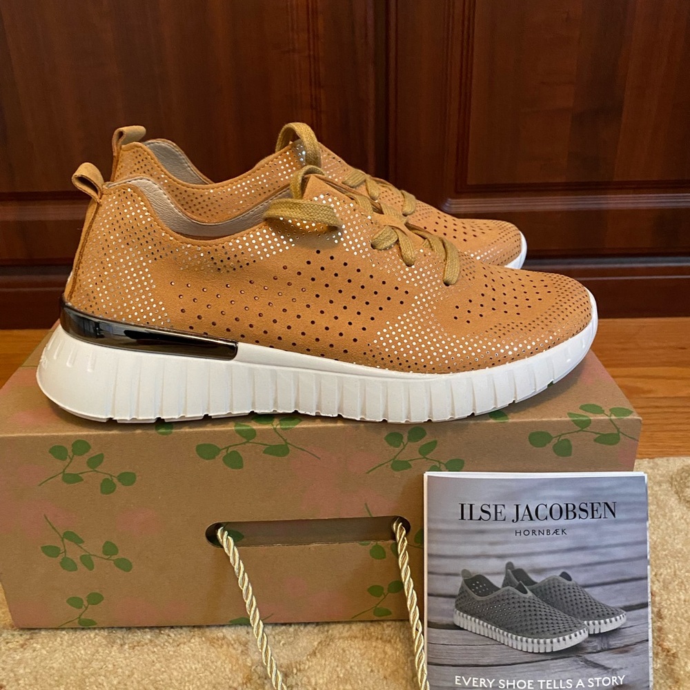 NIB Ilse Jacobson Sneakers